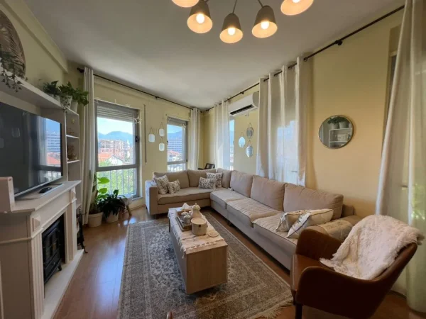 Tirane, shitet apartament 2+1+Ballkon Kati 4, 95 m² 170.000 € (rruga e kavajes)