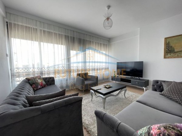 Tirane, jepet me qera apartament 2+1 Kati 7, 113 m² 950 € (PAZARI I RI)