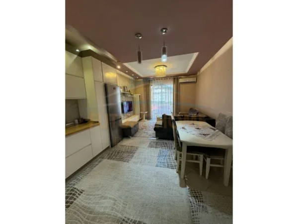 Tirane, jepet me qera apartament 2+1 Kati 3, 120 m² 500 € (BLEVARDI MIGJENI)