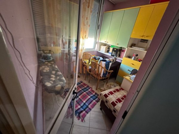 Tirane, jepet me qera apartament 3+1+Aneks+Ballkon Kati 2, 130 m² 600 € (Ish Stacioni Trenit)