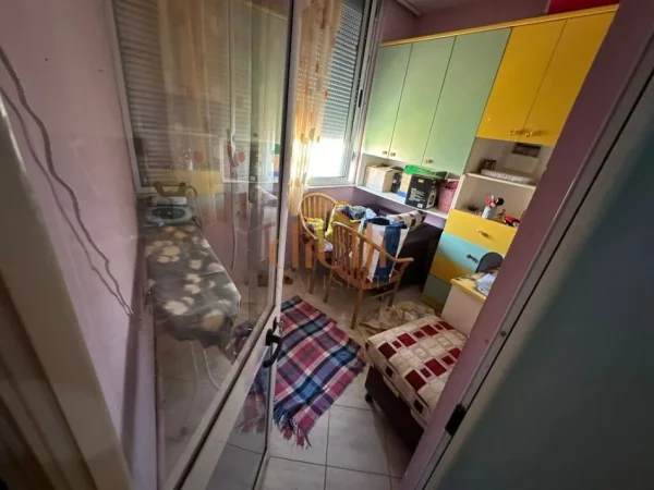 Tirane, jepet me qera apartament 3+1+Aneks+Ballkon Kati 2, 130 m² 600 € (Ish Stacioni Trenit)