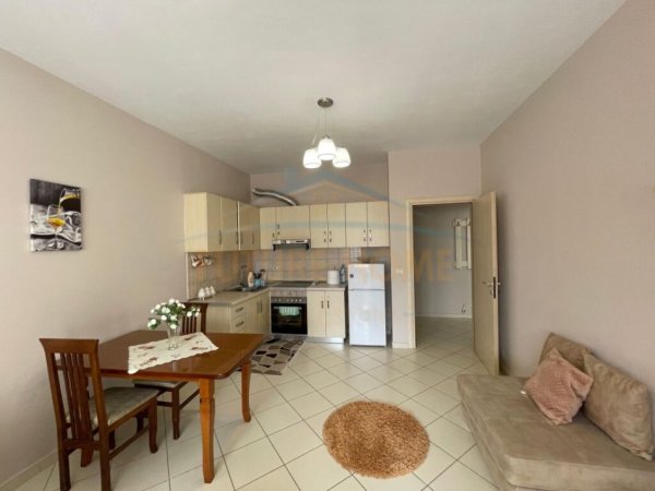 Tirane, jepet me qera apartament 1+1 Kati 5, 75 m² 500 € (STACIONI I TRENIT)