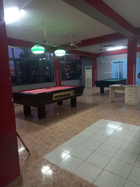 Tirane, jepet me qera ambjent biznesi Kati 2, 180 m² 500 € (Institut)