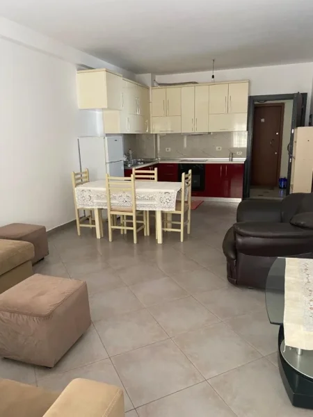Tirane, jepet me qera apartament 2+1 Kati 4, 85 m² 450 € (Kodra e Diellit)