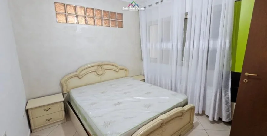 Tirane, jepet me qera apartament 2+1 Kati 4, 113 m² 550 € (Liqeni i Thate)