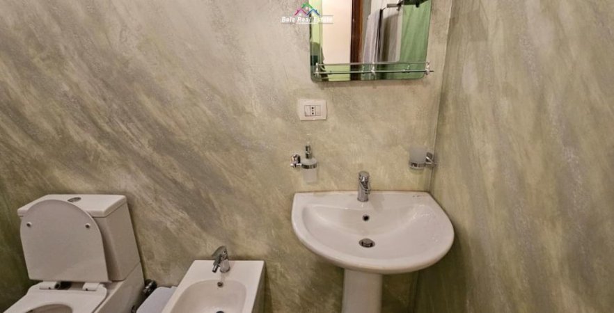 Tirane, jepet me qera apartament 2+1 Kati 4, 113 m² 550 € (Liqeni i Thate)