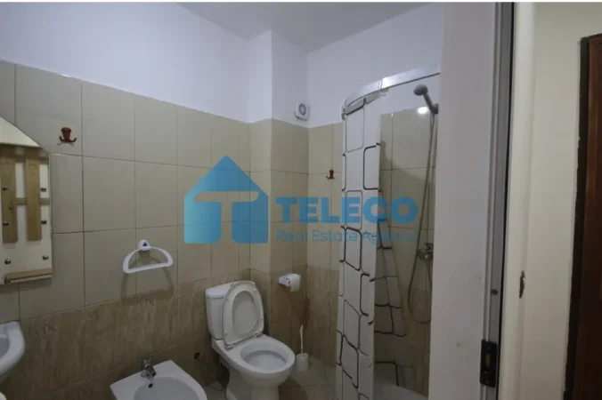 Tirane, jepet me qera apartament 2+1+Ballkon Kati 4, 100 m² 400 € (Thoma Koxhaj)