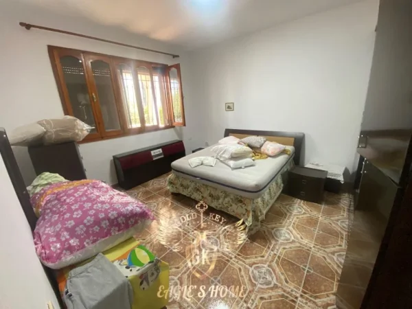 Durres, shes shtepi 3+1+Aneks+Ballkon Kati 1, 600 m² 150.001 € (• Gjykata Apelit Shkozet)