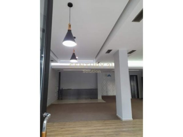 Tirane, jepet me qera Kati 0, 100 m² 1.000 Euro (RR.KAVAJES)