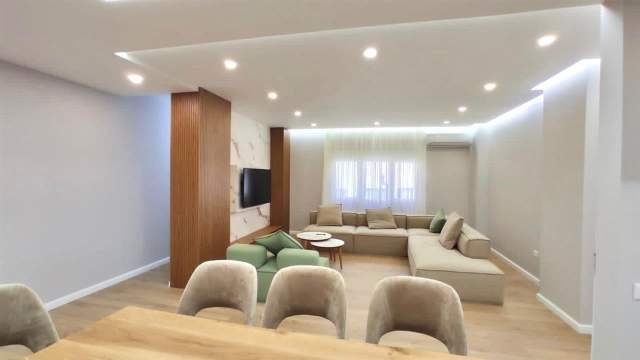 Tirane, jepet me qera apartament 2+1 Kati 4,