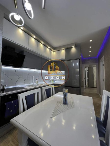 Tirane, jepet me qera apartament 2+1 Kati 1, 95 m² 700 Euro (Fiori Di Bosco)