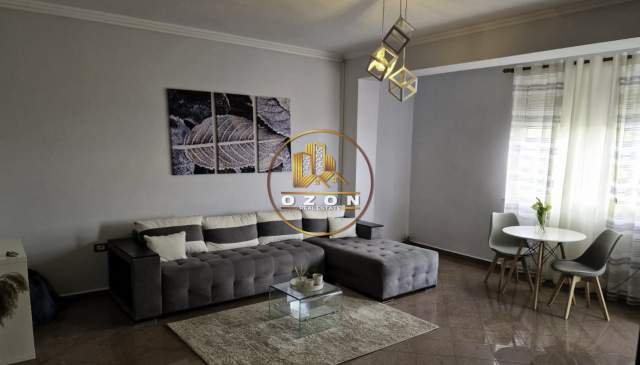 Tirane, jepet me qera apartament Kati 7, 100 m² 500 Euro