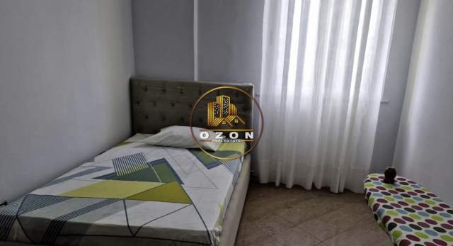 Tirane, jepet me qera apartament Kati 7, 100 m² 500 Euro