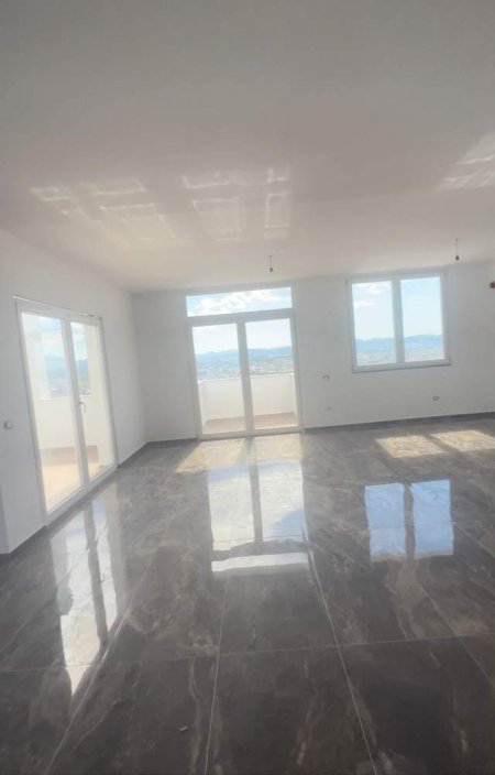 Tirane, shitet apartament 3+1 Kati 6, 249 m² 255.000 Euro (Fresk)