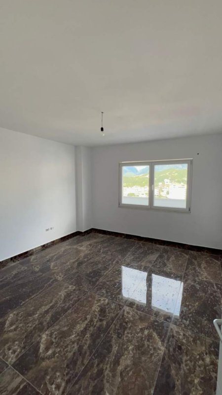 Tirane, shitet apartament 3+1 Kati 6, 249 m² 255.000 Euro (Fresk)