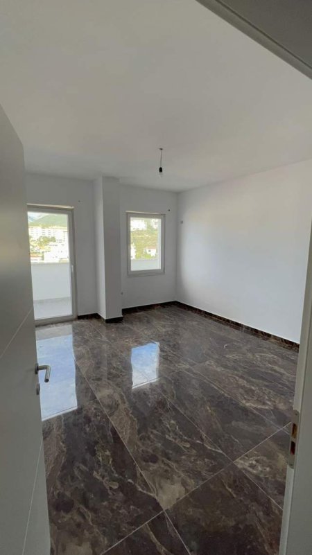 Tirane, shitet apartament 3+1 Kati 6, 249 m² 255.000 Euro (Fresk)