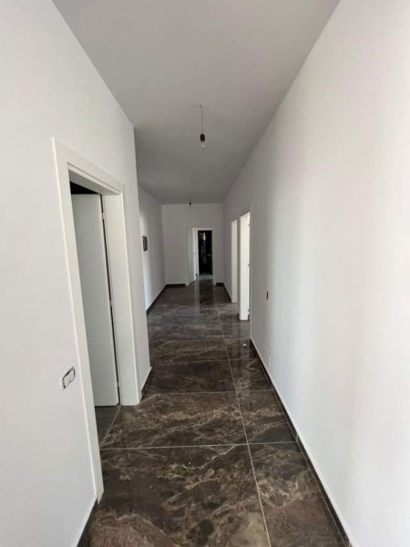 Tirane, shitet apartament 3+1 Kati 6, 249 m² 255.000 Euro (Fresk)