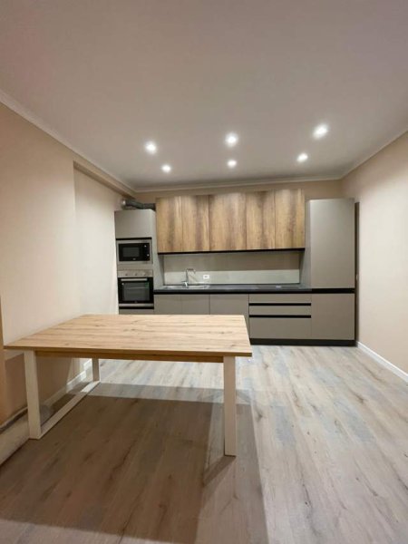 Tirane, jepet me qera apartament 2+1+BLK Kati 7, 115 m² 450 Euro