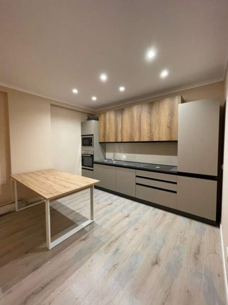 Tirane, jepet me qera apartament 2+1+BLK Kati 7, 115 m² 450 Euro