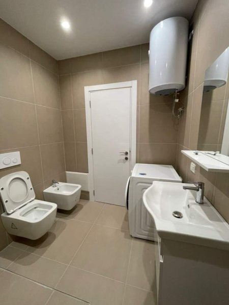 Tirane, jepet me qera apartament 2+1+BLK Kati 7, 115 m² 450 Euro