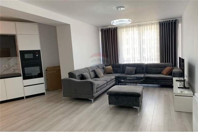 Tirane, jepet me qera apartament 2+1+BLK 120 m² 700 Euro (Fusha e Acionit)