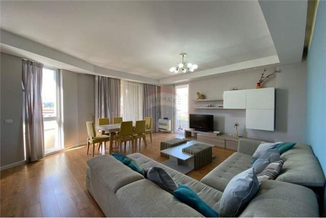 Tirane, jepet me qera apartament 2+1 115 m² 600  (liceu artistik)