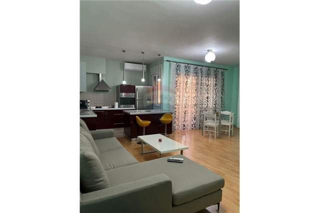 Tirane, jepet me qera apartament 2+1 104 m² 600 Euro (KOPSHTI BOTANIK)