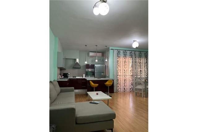 Tirane, jepet me qera apartament 2+1 104 m² 600 Euro (KOPSHTI BOTANIK)