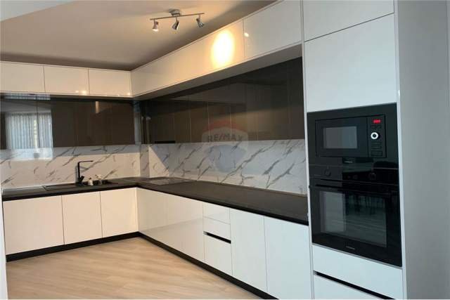 Tirane, jepet me qera apartament 2+1 120 m² 700 Euro (FUSHA AVIACIONIT)