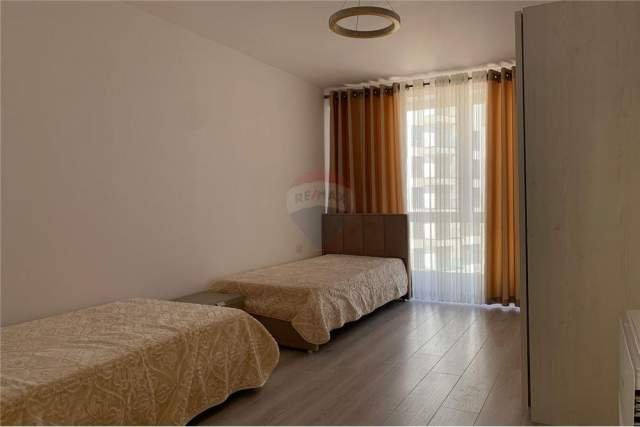 Tirane, jepet me qera apartament 2+1 120 m² 700 Euro (FUSHA AVIACIONIT)