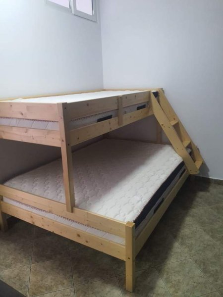 Tirane, jepet me qera apartament 3+1 Kati 3, 90 m² 420 Euro (Ndrek luca)