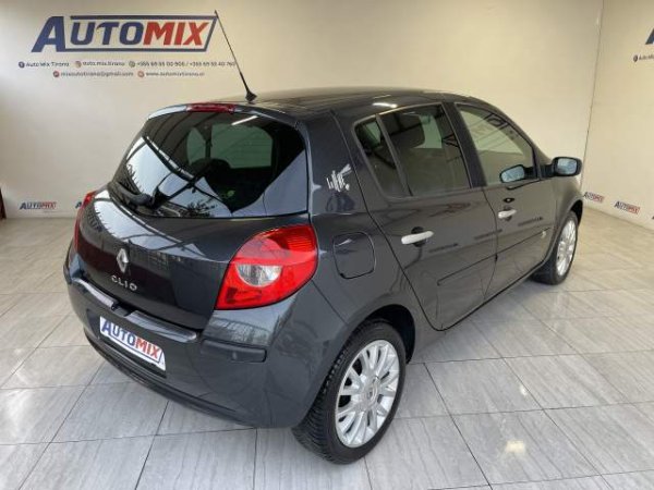 Tirane, shes makine Renault clio Viti 2008, 5.200 Euro