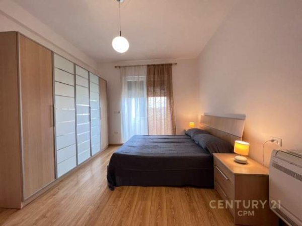 Tirane, jepet me qera apartament 2+1 Kati 6, 105 m² 800 Euro (Rr. Bogdaneve)