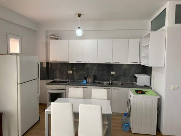 Tirane, jepet me qera apartament 3+1+BLK Kati 3, 120 m² 400 Euro (dalip topi)