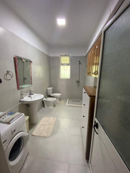 Tirane, jepet me qera apartament 2+1+BLK Kati 1, 110 m² 500 Euro (Peti)