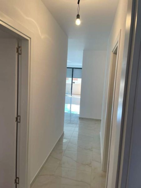 Tirane, jepet me qera apartament 2+1+BLK Kati 2, 115 m² 500 Euro (kongresi manastirit)