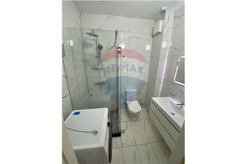 Tirane, jepet me qera apartament 2+1+A Kati 3, 98 m² 500 Euro (Don Bosco)