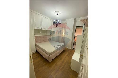 Tirane, jepet me qera apartament 2+1+A Kati 3, 98 m² 500 Euro (Don Bosco)