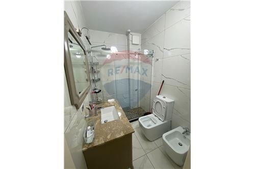 Tirane, jepet me qera apartament 2+1+A Kati 3, 98 m² 500 Euro (Don Bosco)