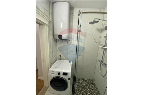 Tirane, jepet me qera apartament 2+1+A Kati 3, 98 m² 500 Euro (Don Bosco)