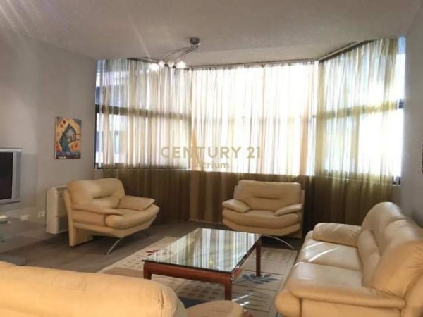 Tirane, jepet me qera apartament 5+1 Kati 2, 170 m² 800 Euro (Rr.Kosovareve)