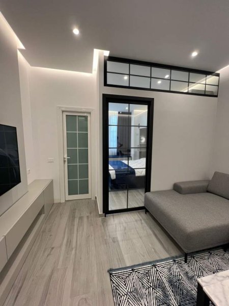 Tirane, jepet me qera apartament 1+1 Kati 0, 37 m² 350 Euro (Laprak)