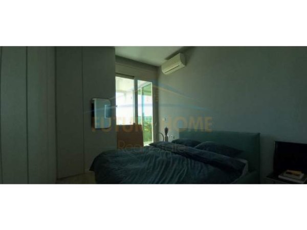 Tirane, jepet me qera apartament 2+1+A+BLK Kati 12, 124 m² 1.000 Euro (Rruga 4 Deshmoret)