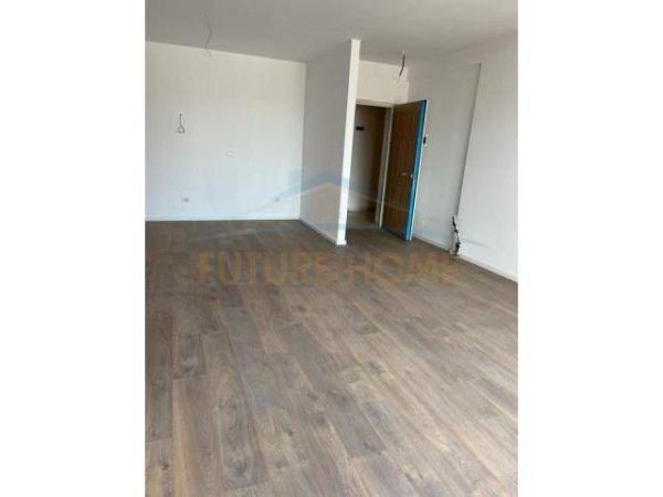 Tirane, jepet me qera apartament 2+1+A+BLK Kati 6, 100 m² 350 Euro (Rruga e Dibres)