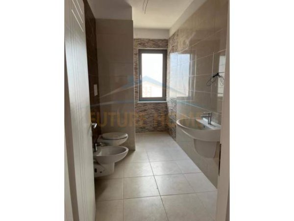 Tirane, jepet me qera apartament 2+1+A+BLK Kati 6, 100 m² 350 Euro (Rruga e Dibres)