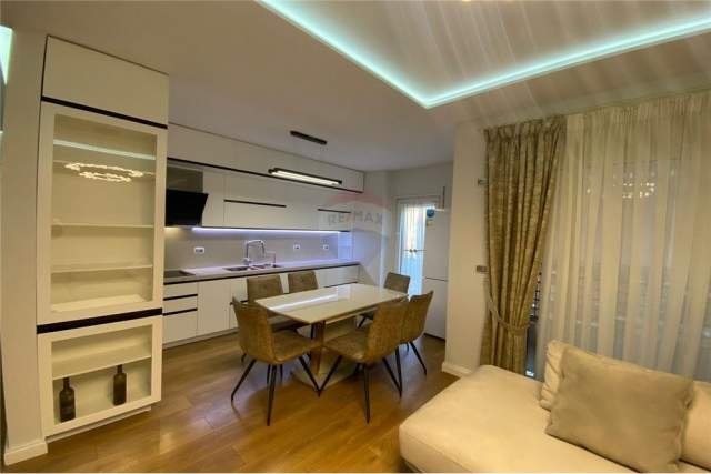 Tirane, jepet me qera apartament 2+1 110 m² 500 Euro (don bosko)