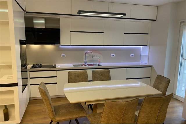 Tirane, jepet me qera apartament 2+1 110 m² 500 Euro (don bosko)