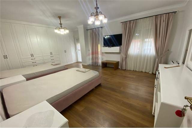 Tirane, jepet me qera apartament 2+1 110 m² 500 Euro (don bosko)