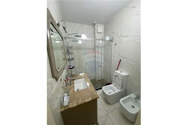 Tirane, jepet me qera apartament 2+1 110 m² 500 Euro (don bosko)