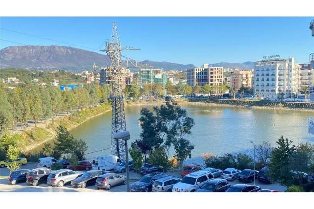 Tirane, jepet me qera apartament 1+1 80 m² 300 Euro (LIQENI I THATE)